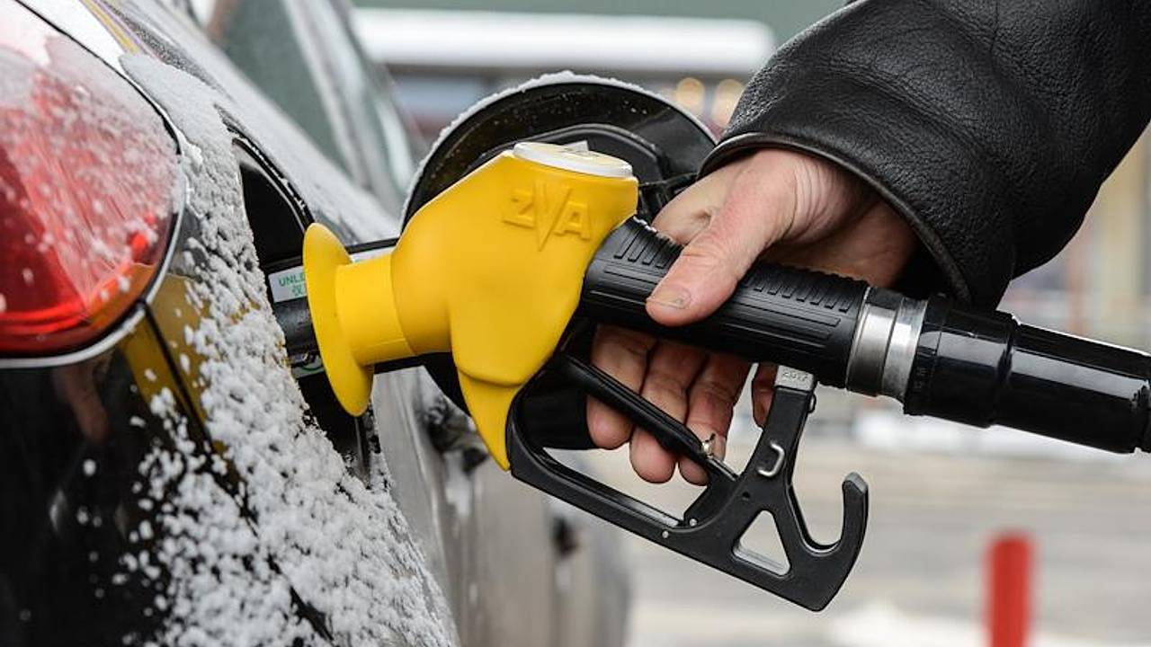 Цены на бензин в России выросли до полугодового максимума на фоне атак на нефтяные предприятия