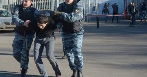 В России мигранта из Кыргызстана под пытками заставили признаться в пособничестве и оправдании терроризма