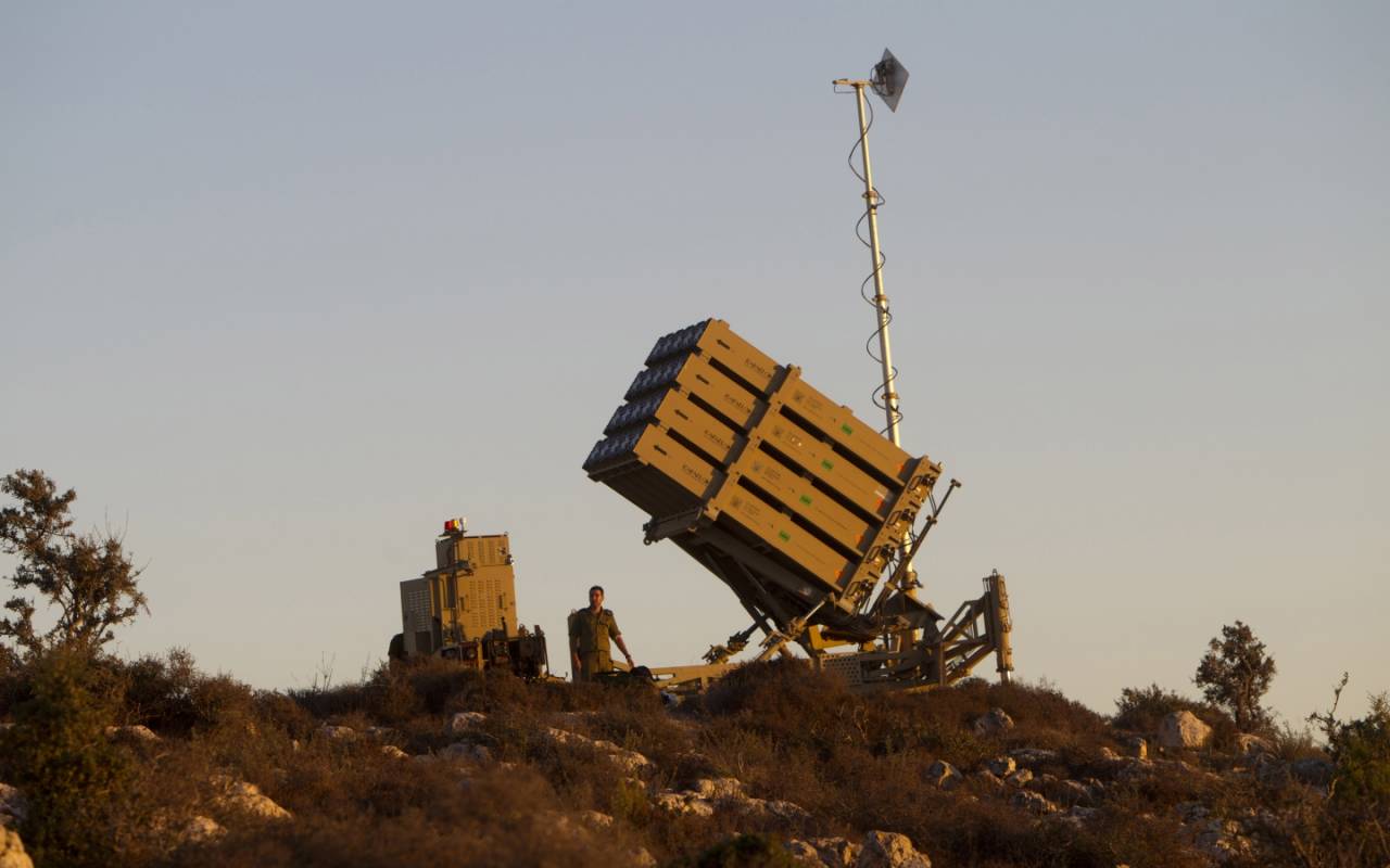 СМИ: одновременная атака БПЛА и ракетами может сбить с толку ПВО Израиля