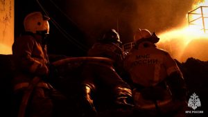 В Ровеньках ЛНР потушили 18 очагов возгорания после обстрела нефтебазы