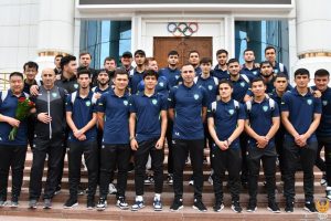 Олимпийскую сборную Узбекистана по футболу торжественно встретили в аэропорту Ташкента