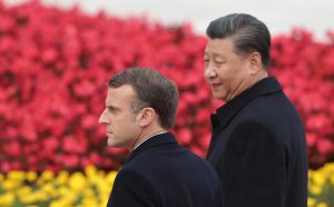 Си Цзиньпин прибыл с государственным визитом во Францию