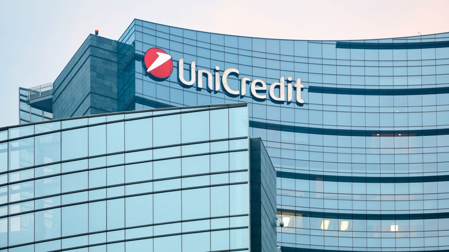 Суд наложил арест на активы и счета Unicredit Bank - Anhor.uz